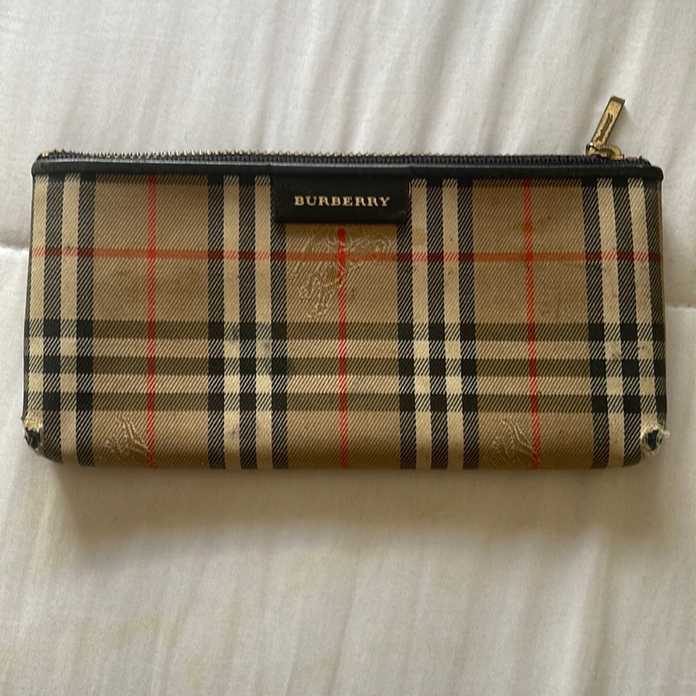 Burberry pouch